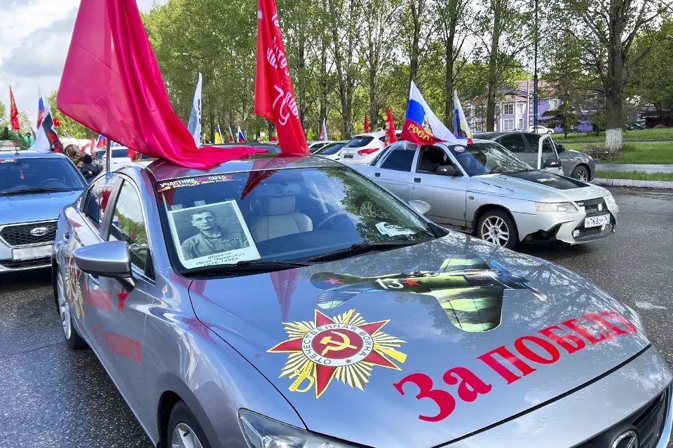 автопробег автомобиль 9 мая день победы участник вов фото фото участника ВОВ на автомобиле