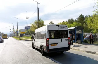 маршрутка №126 на улице Коммунистической