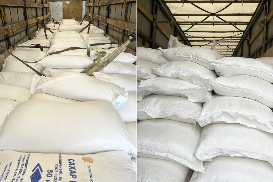 сахар в мешках в машинах