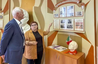 глава города в музее Пальмиро Тольятти