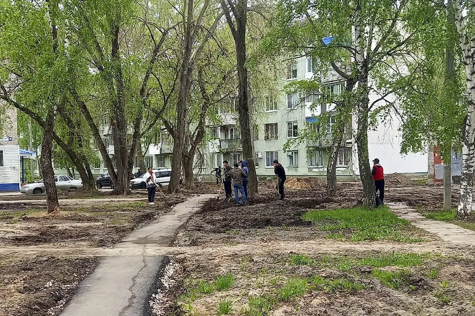 т плюс тротура благоустройство 75 квартал рабочий благоустройство 75 квартала за Домом быта Россия