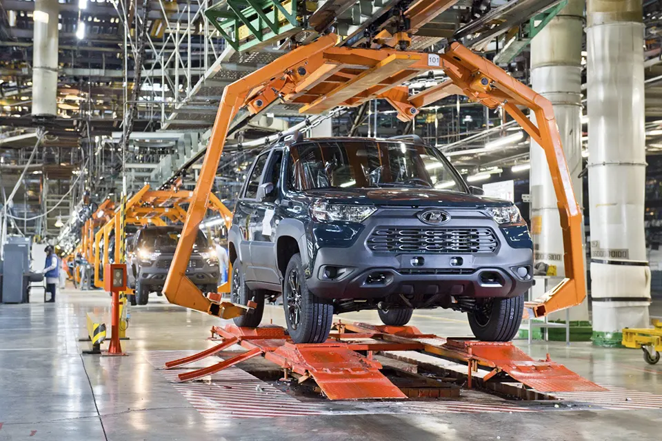 автоваз нива тревэл мультимедиа конвейер LADA NIVA Travel на конвейере