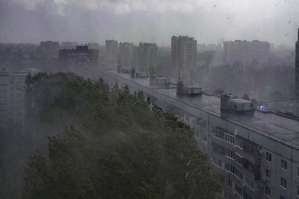 дождь и ветер летом