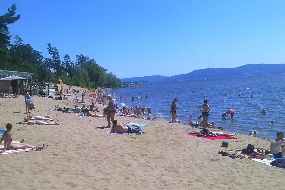 жители Тольятти на Итальянском пляже