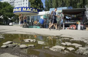 лужа на улице Революционной