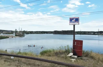 люди купаются в запрещенном месте
