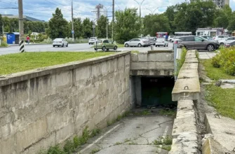 вход в подземное сооружение на улице Революционной