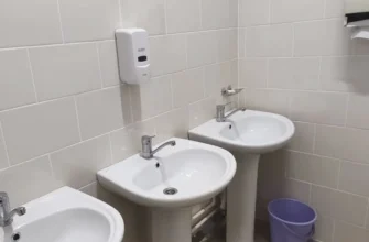 отремонтированный туалет в школе