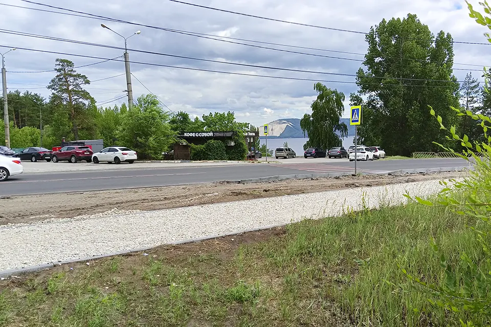 ремонт тротуара на Лесопарковом щоссе