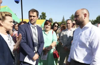 глава региона общается с жителями