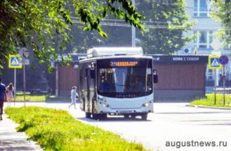 автобус №2 на улице Республиканской