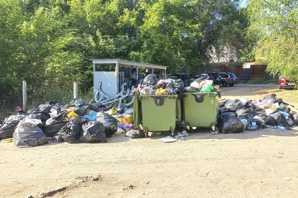 мусор на пляже в Портпоселке