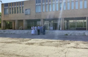 асфальт перед зданием музыкальной школы