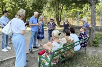 глава города беседует с жителями 13 квартала