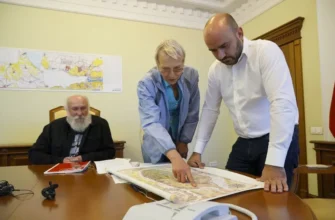 глава региона и художники
