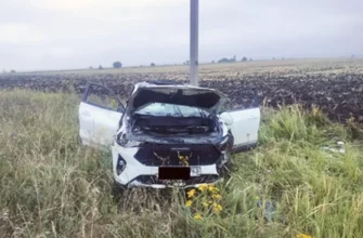 автомобиль съехал с дороги в кювет
