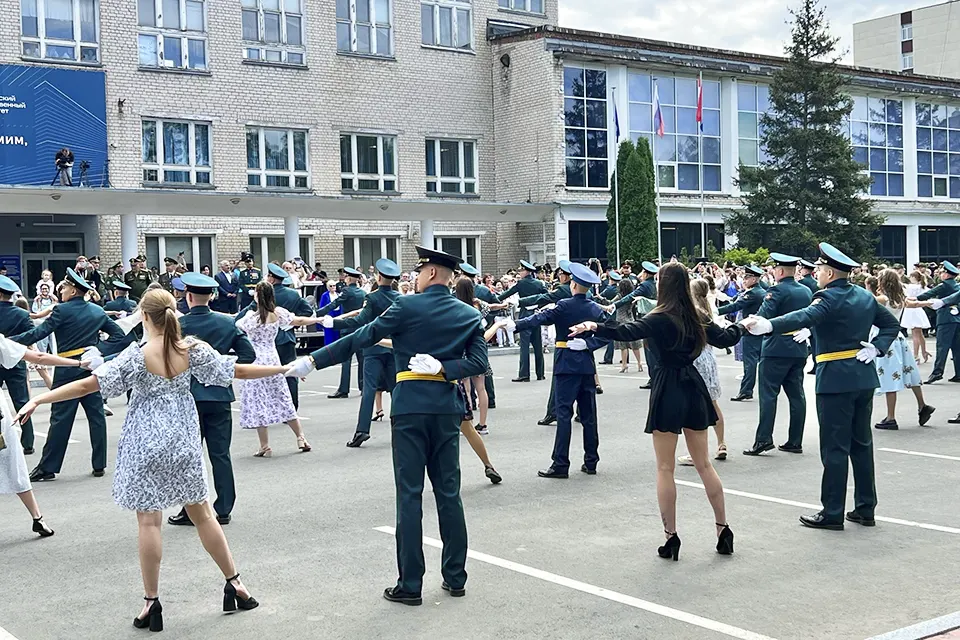 вальс офицеров в ТГУ