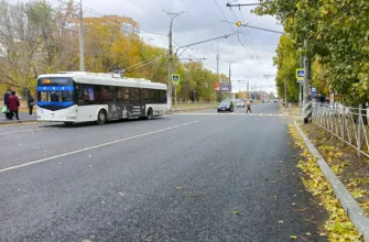 троллейбус на улице Мира