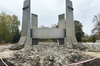 ремонт площадки у Вечного огня