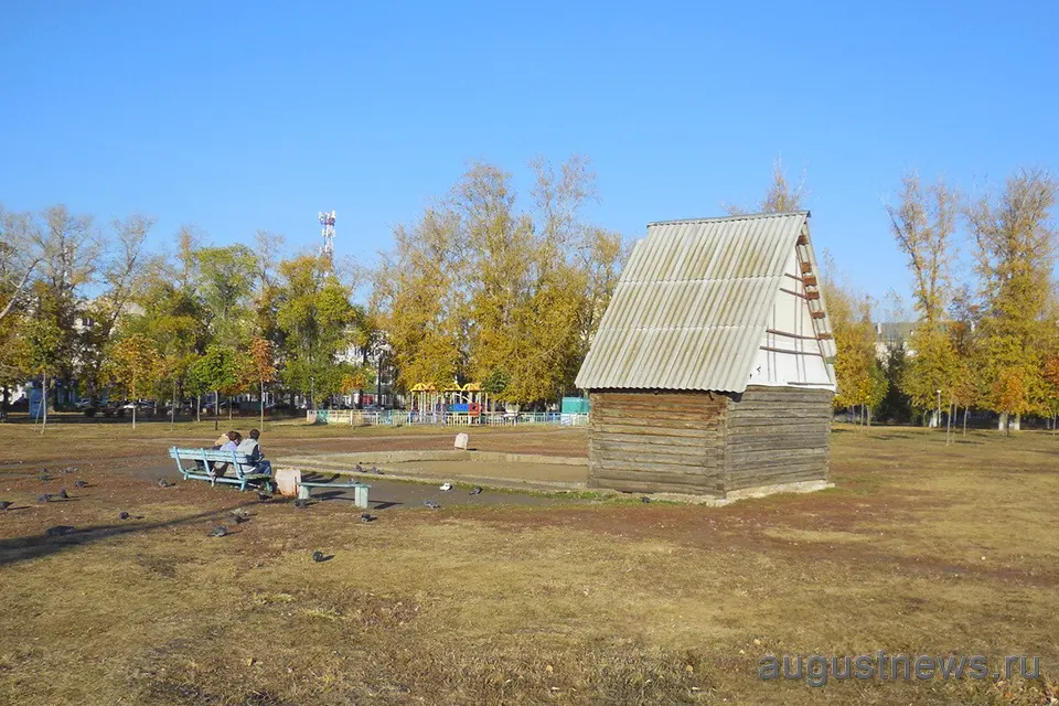 территория бывшей мини-фермы в парке