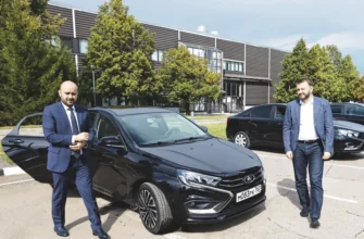 губернатор возле автомобиля