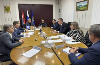 исполняющий обязанности главы города проводит совещание