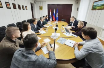 первый зам главы города на рабочем совещании