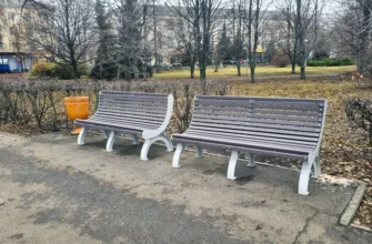 новые скамейки в парке