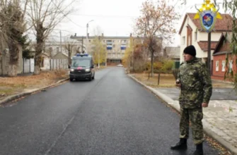 сотрудник СК на улице