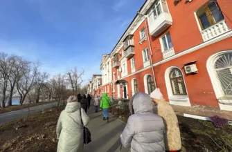 горожане на экскурсии в Шлюзовом