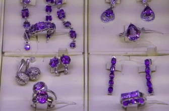 ювелирные украшения в магазине