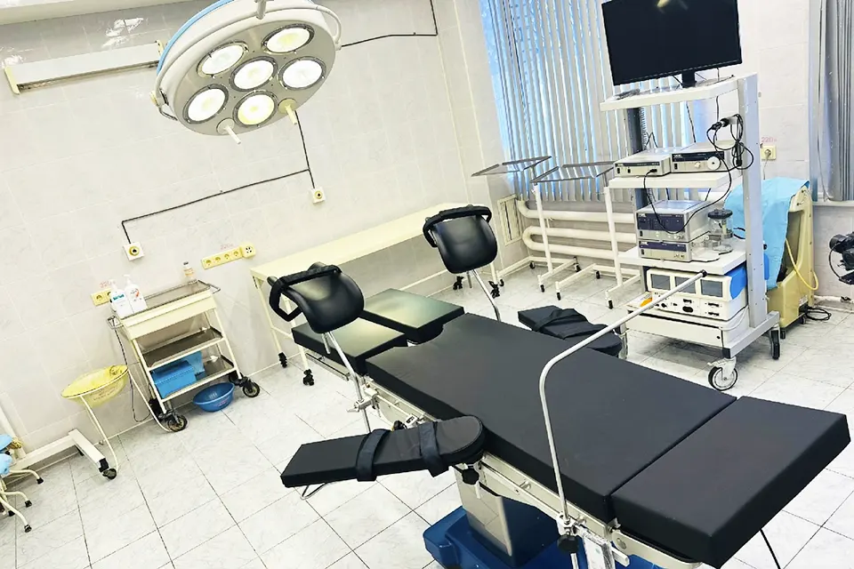 новый хирургический стол в ТГКБ №1