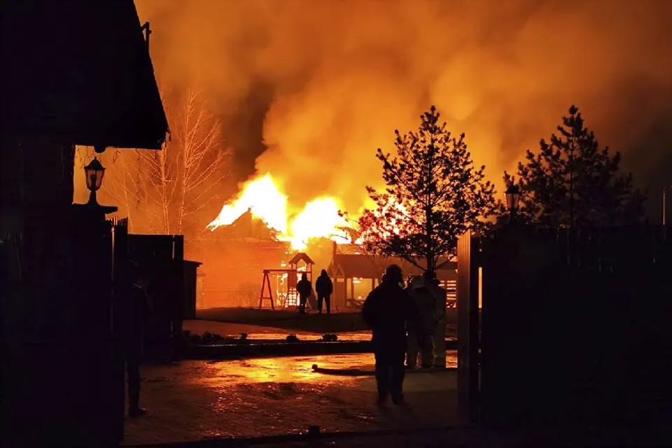 пожар в банном комплексе в Приморском