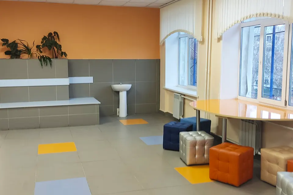 школа 20 помещение фонтанчик вода рекреация рекреация в школе 20