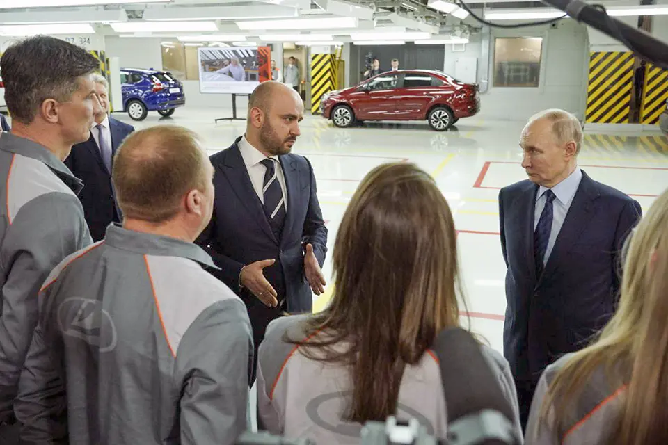 президент посетил завод автоваз в тольятти