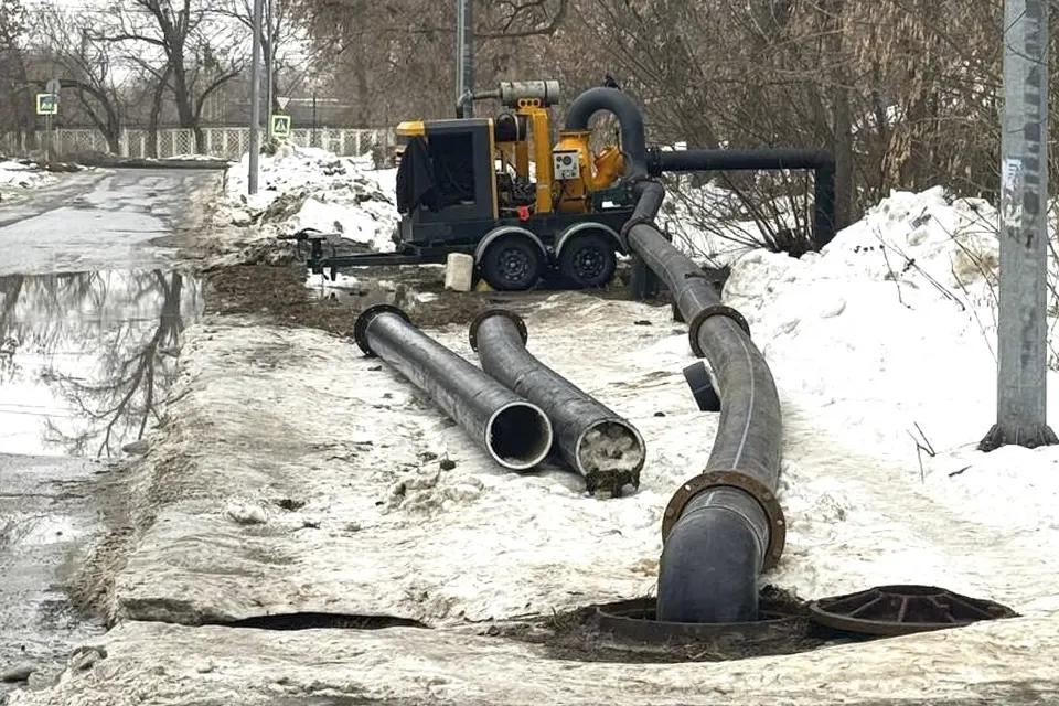 ркс колодец канализация коллектор авария аварийные работы на коллекторе