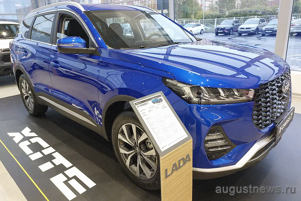 xcite x-cross 7 автомобиль продается в автосалоне