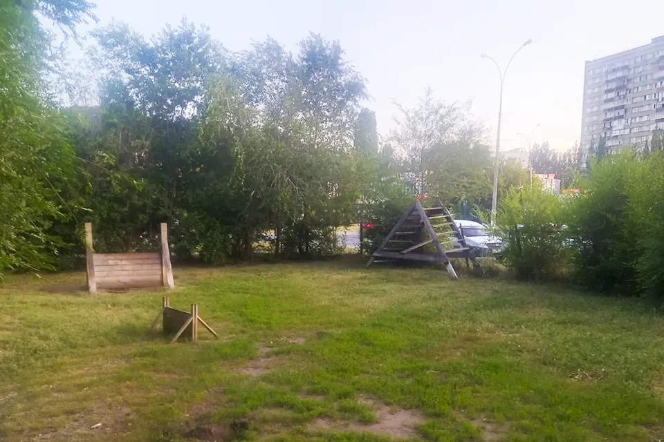 площадка для выгула собак в 7 квартале