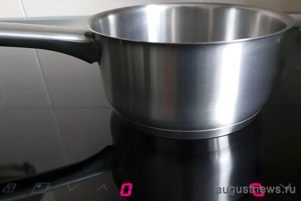 кастрюля на электроплите