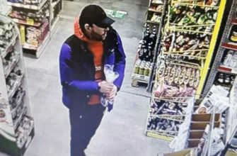 мужчина в магазине Тольятти