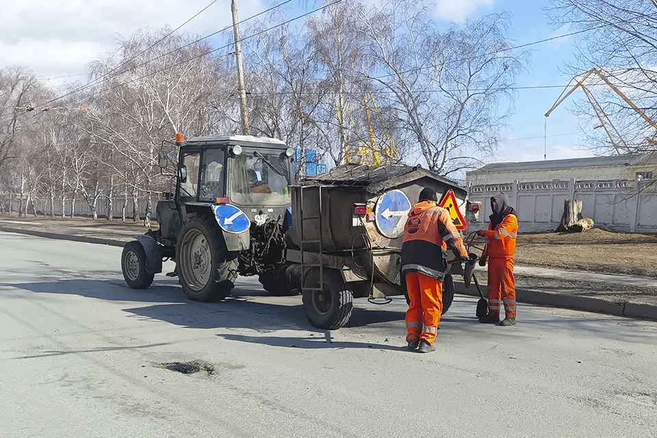 ямочный ремонт на улице Коммунистической