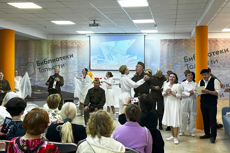 спектакль Бумажный солдат