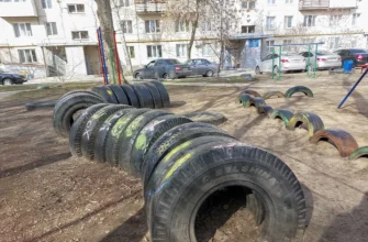 очень много старых шин во дворе