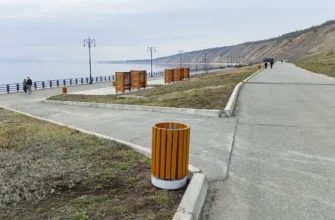 набережная Комсомольского района весной