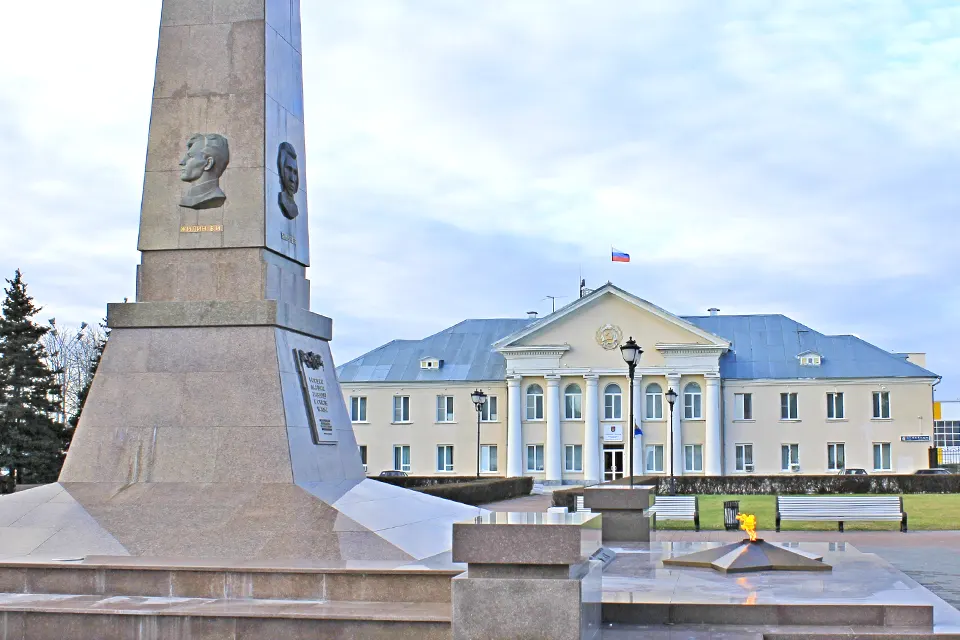 барельеф Василия Жилина на Обелиске Славы