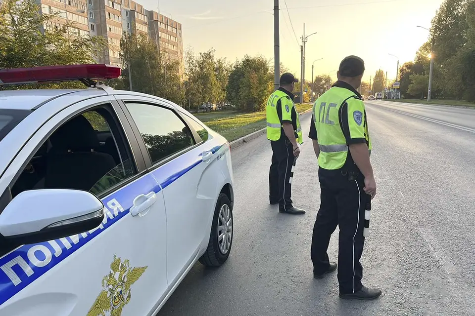 сотрудники дпс на дороге