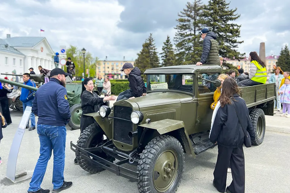 выставка военной техники на площади Свободы