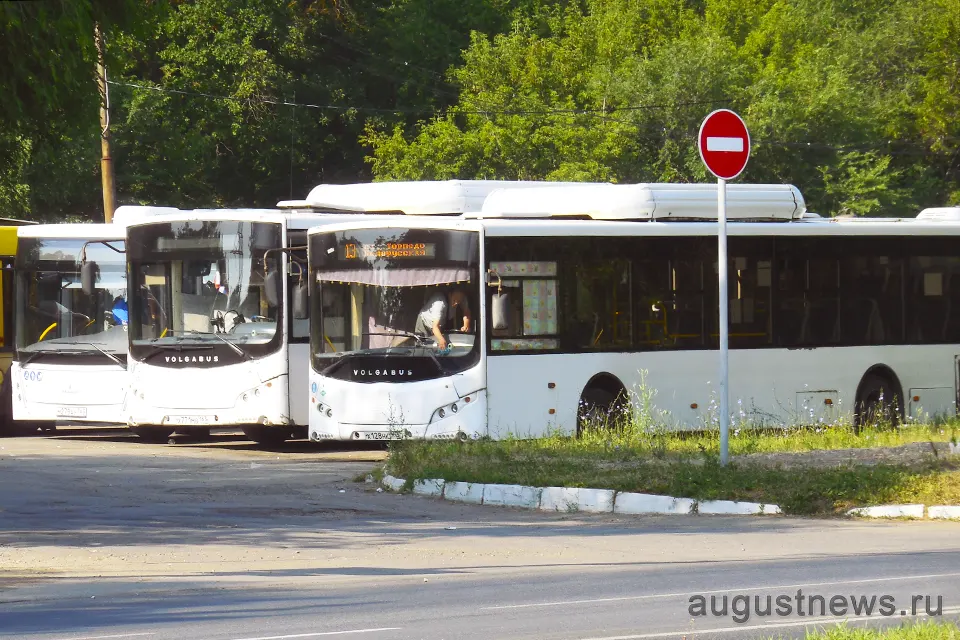 автобусы в депо