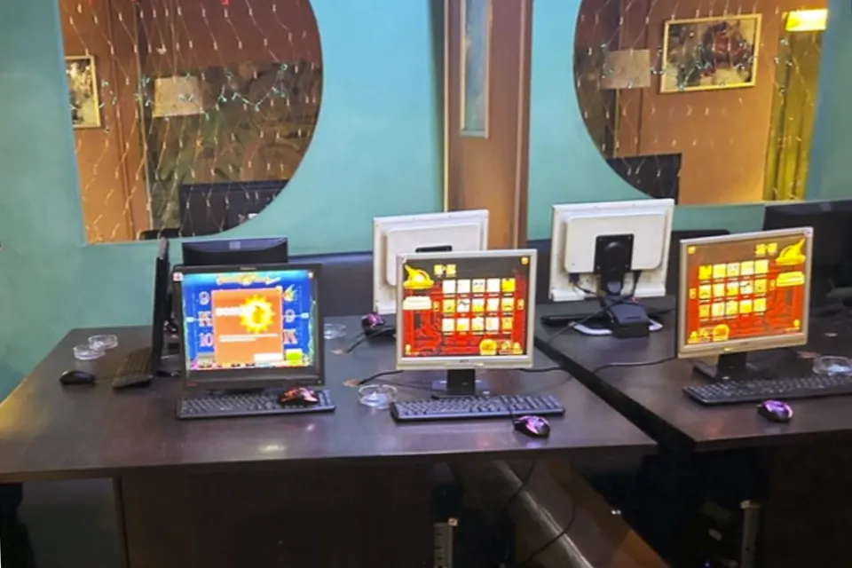компьютеры в игорном клубе