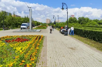 уборка в сквере 32 квартала